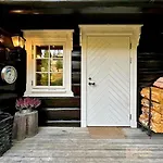 Log In With In Out, Sauna And View בית נופש האפג'ל
