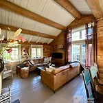 Log In With In Out, Sauna And View האפג'ל